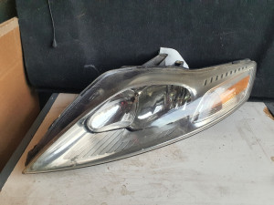 Lijevi far Ford Mondeo 09g