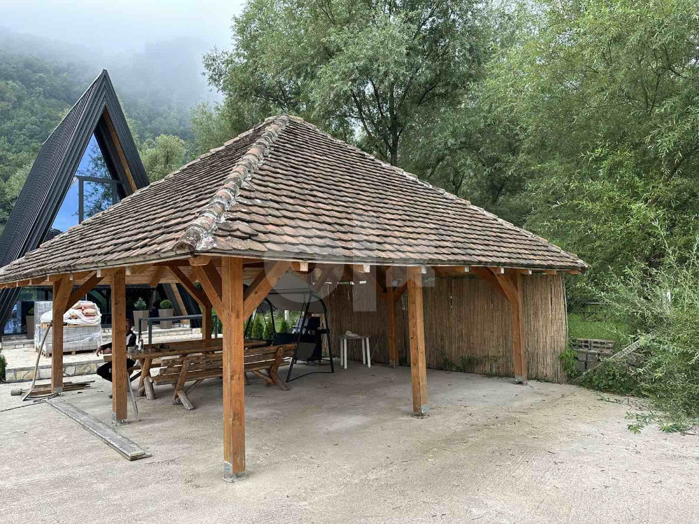 Sadrvan, ljetnikovac, vikendica Zvorničko jezero