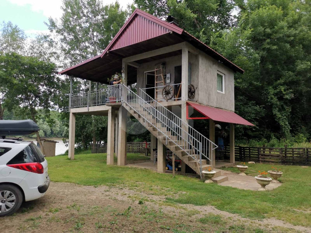 Vikendica na obali rijeke Save, Bijeljina