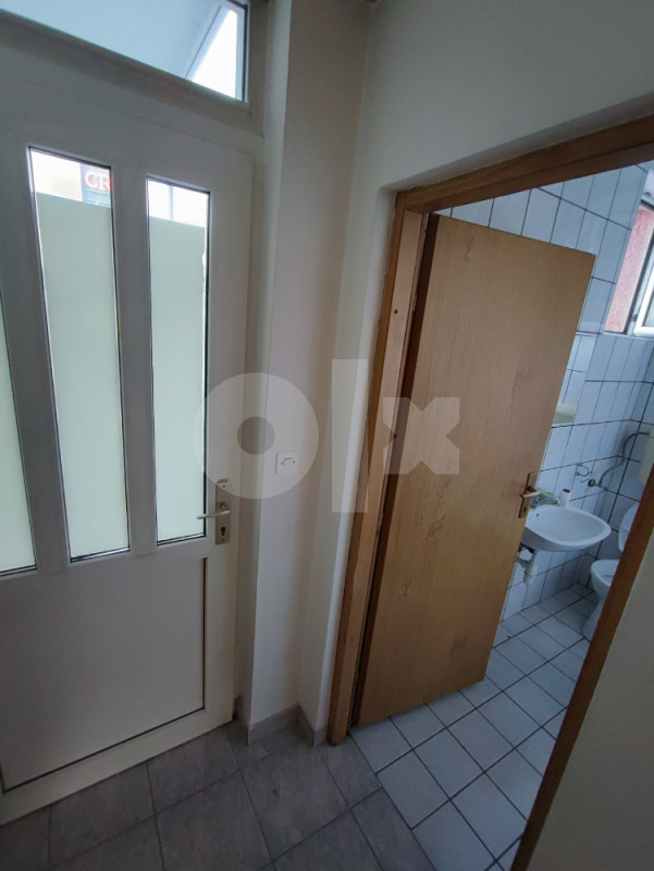 Prodajem/Iznajmljujem poslovno-stambeni prostor u centru Viteza 8