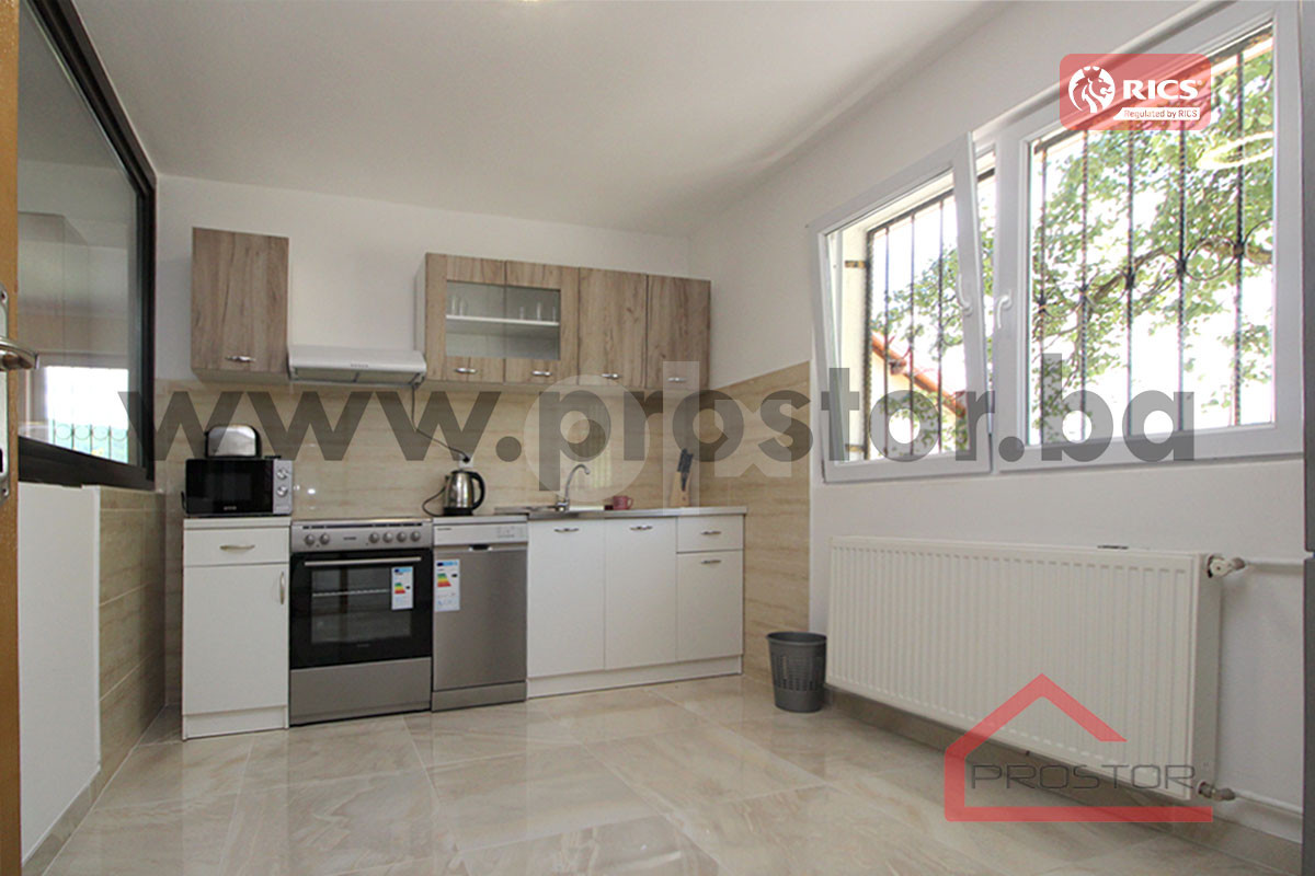 PROSTOR izdaje: Kuća (250m2) sa baštom, Vogošća 7