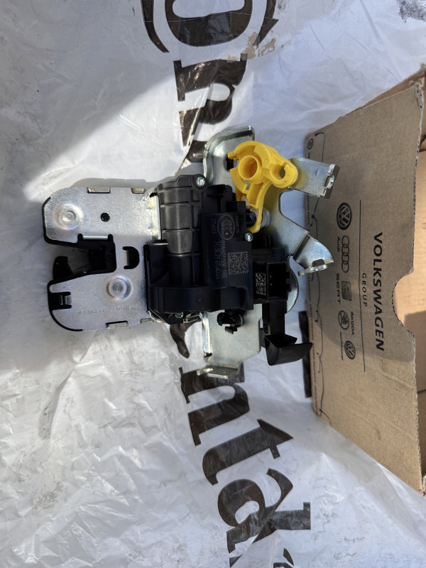 Brava gepeka audi A6 4K C8 Karavan 2020 81A827506