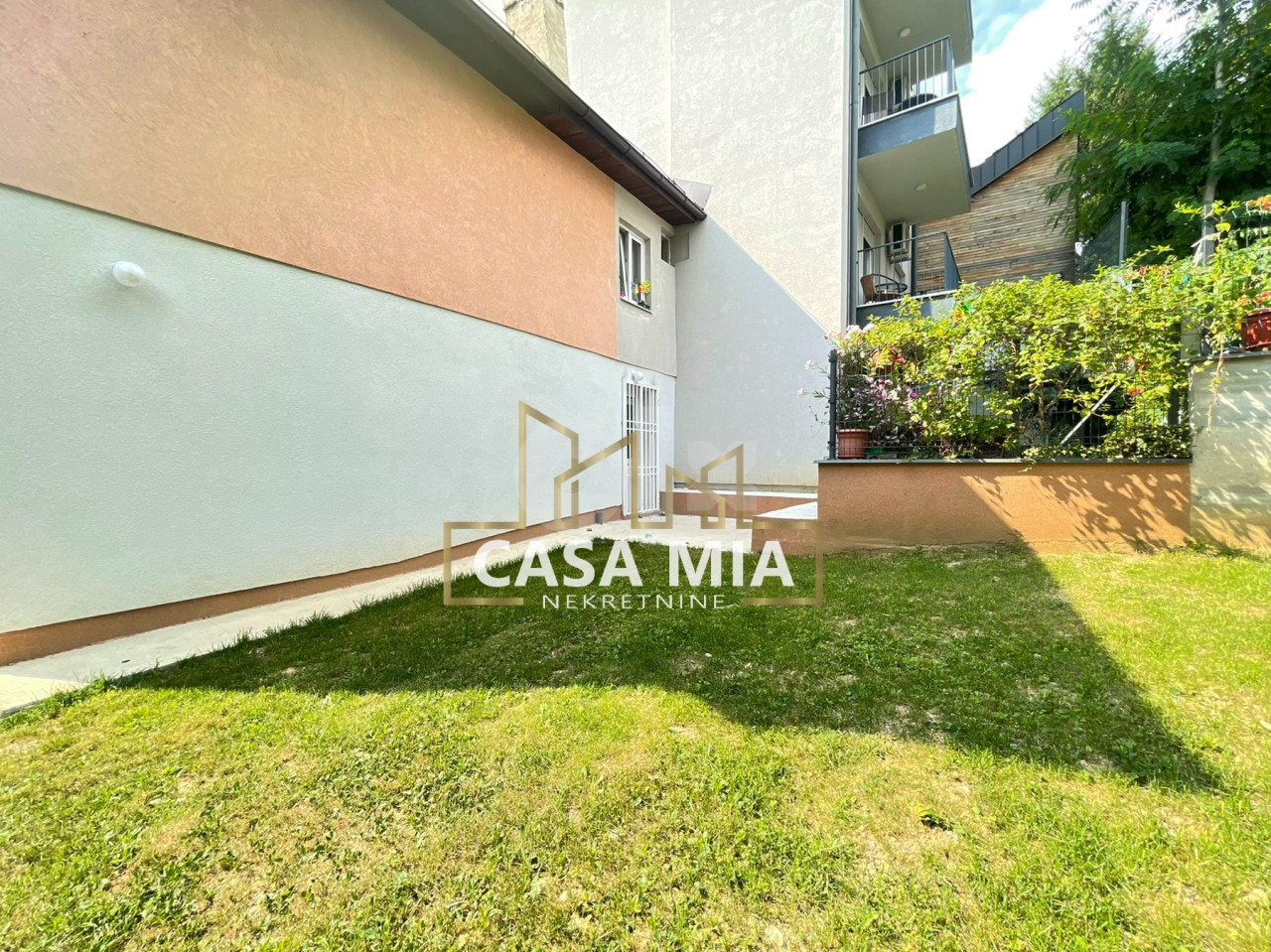 CASA MIA / Ttroiposoban stan 62m2 / Mejtaš / Centar 24