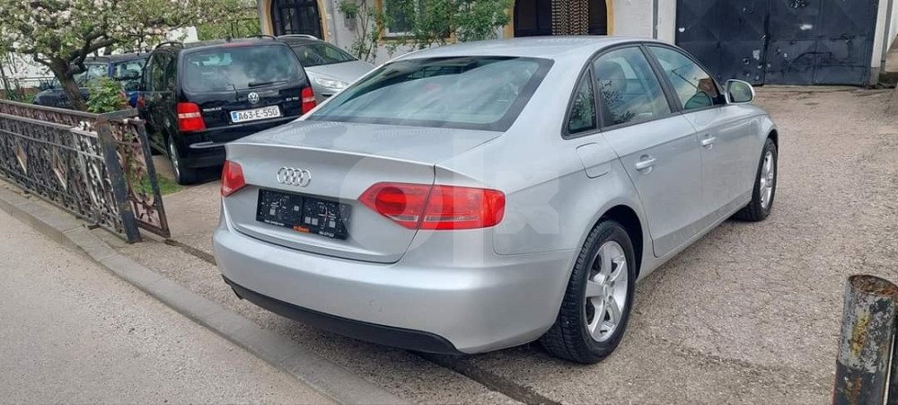 Audi A4 2.0 TDi mod 2009