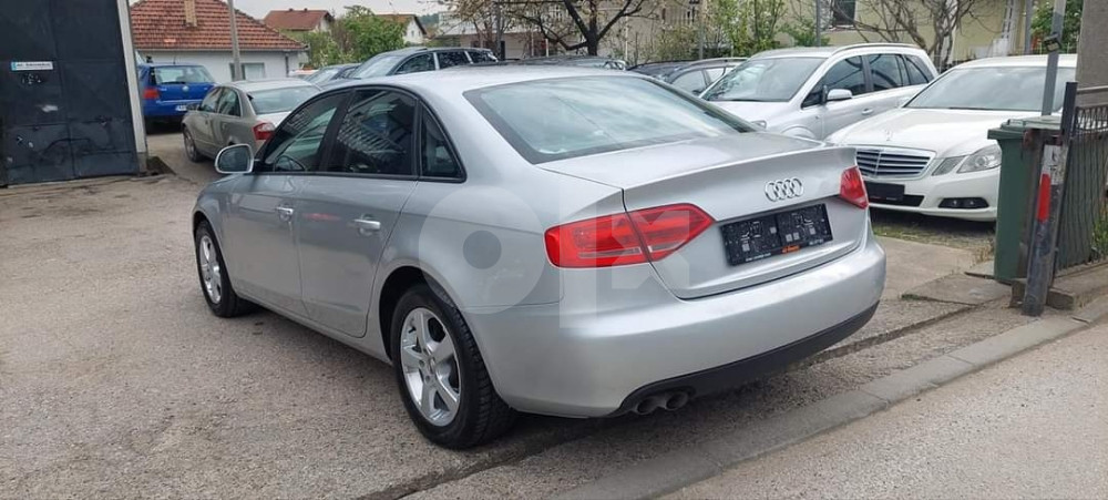 Audi A4 2.0 TDi mod 2009