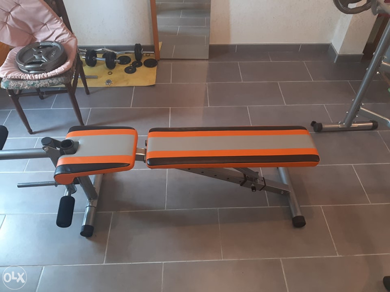 Bench klupa sa lat nastavkom i dodacima za noge - 50kg NOVO