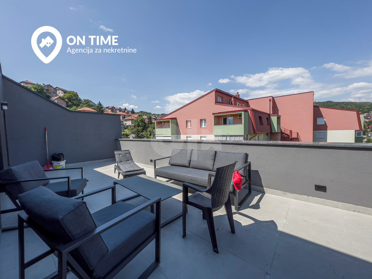 Četverosoban stan / Buća Potok / 120m2 / GARAŽA