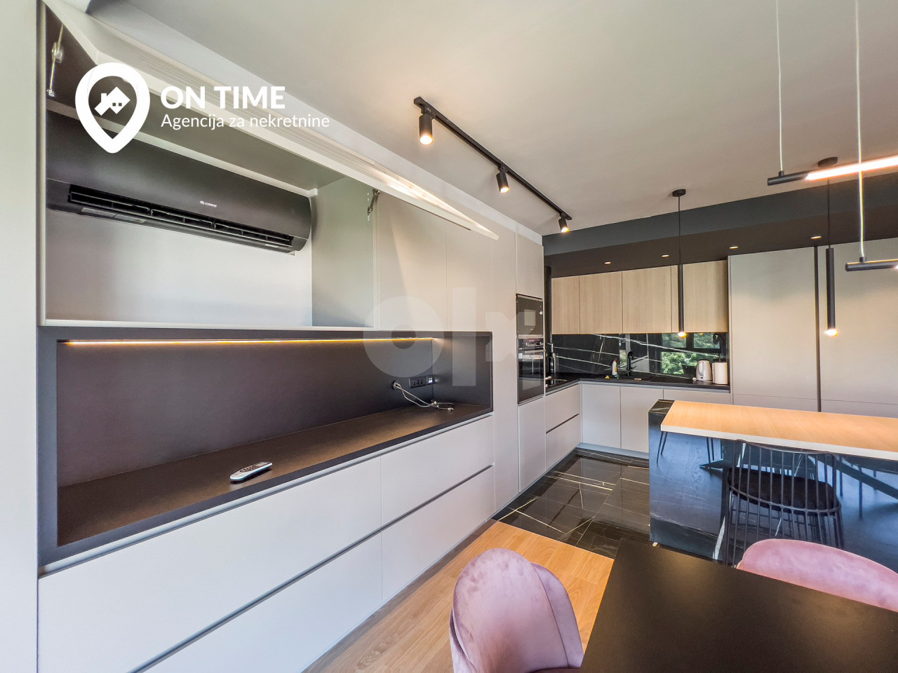 Četverosoban stan / Buća Potok / 120m2 / GARAŽA