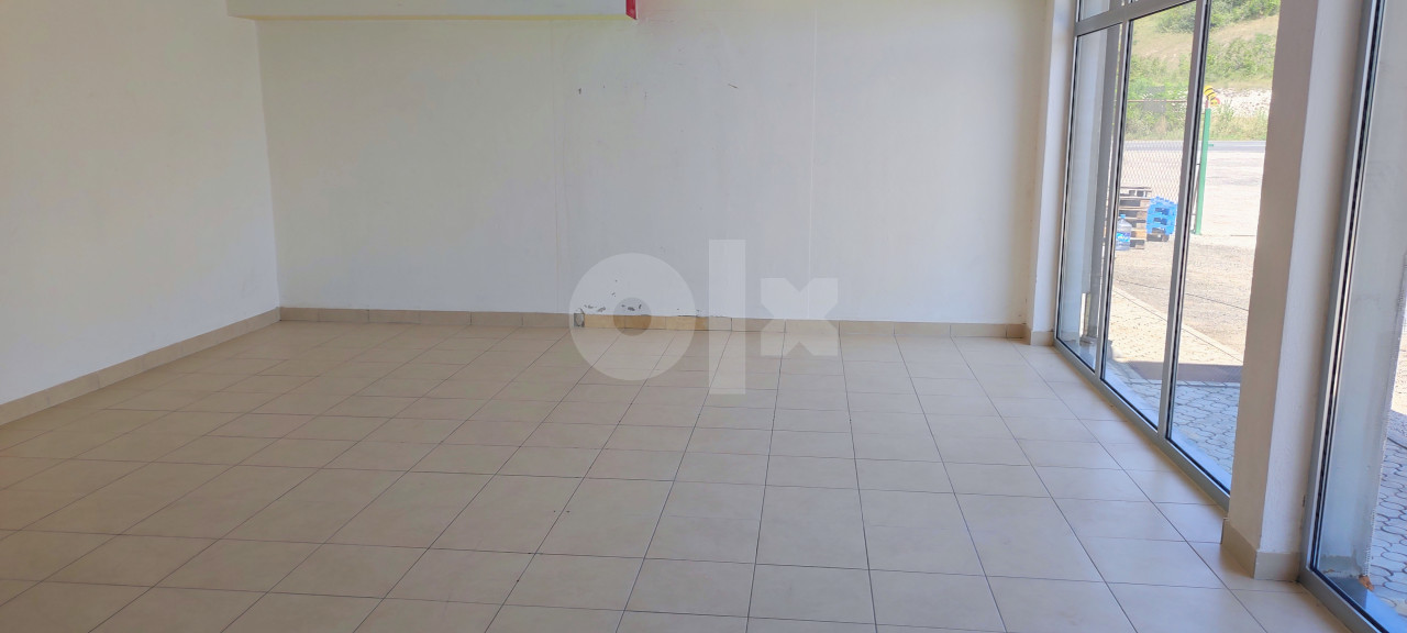 Poslovni prostor Bihać 450m2 (VRLO POVOLJNO) 2