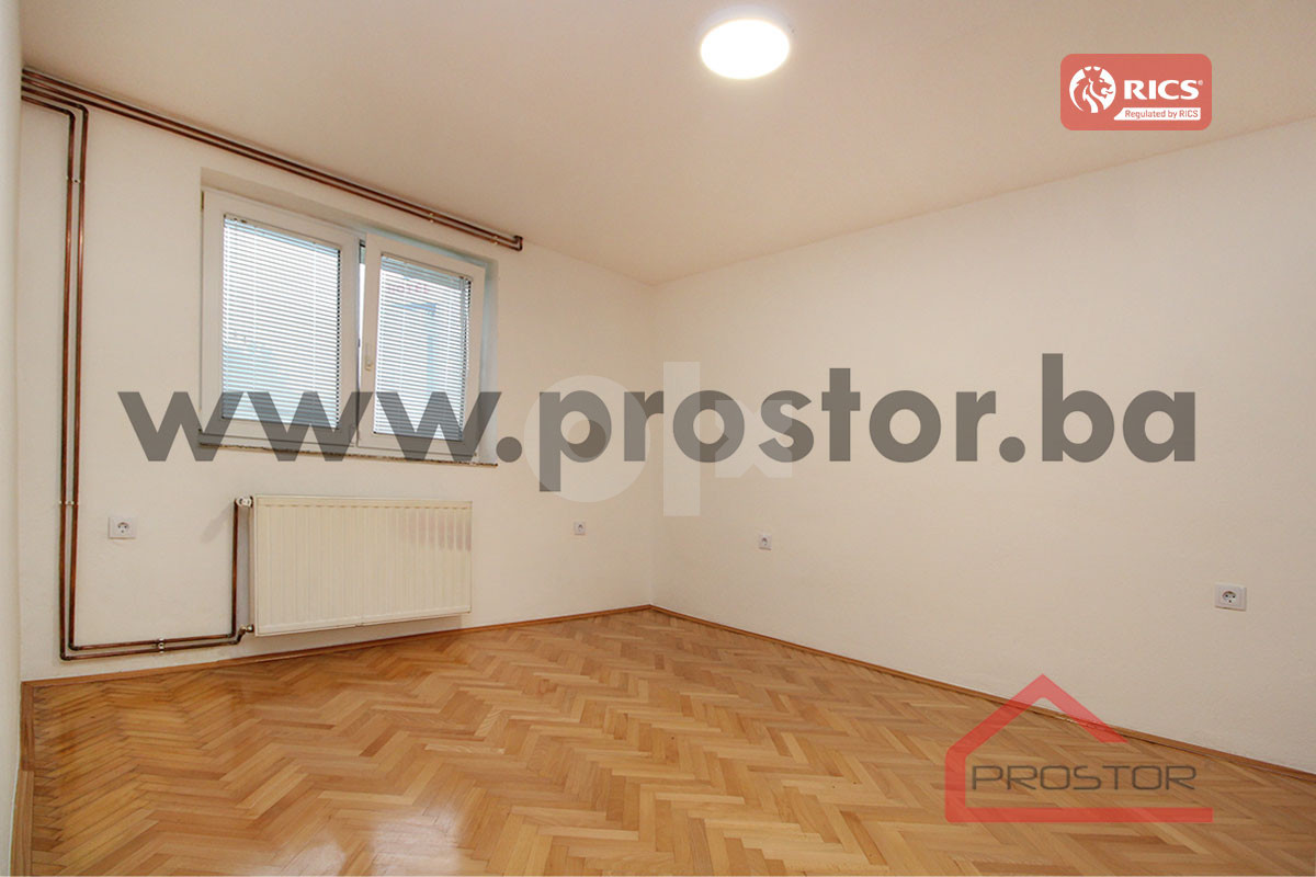 PROSTOR izdaje: Kuća sa baštom i garažom, Nedžarići 10