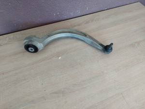 Audi A4 B9/A5 B9 lafeta prednja lijeva 8W0407695B