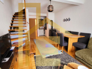 Na prodaju trosoban apartman, naselje Jahorinska Dvorišta