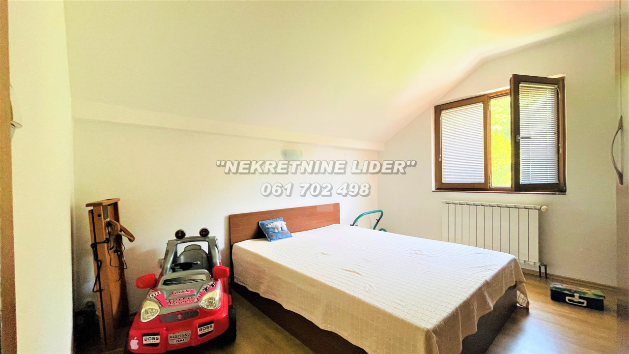 Kuća sa višenamjenskim poslovnim prostorom(280m2), Ši Selo 15