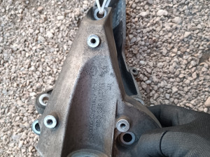 Nosač Nosači Mjenjaca Audi A6 C5 4B 2.5 TDi Dijelovi