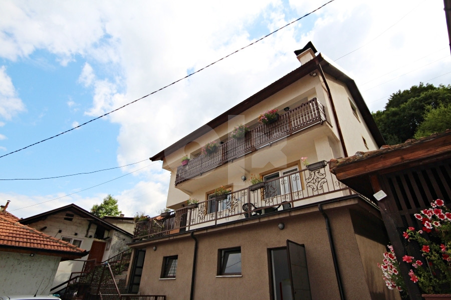 Kuća i zemljište, Krč, Zenica