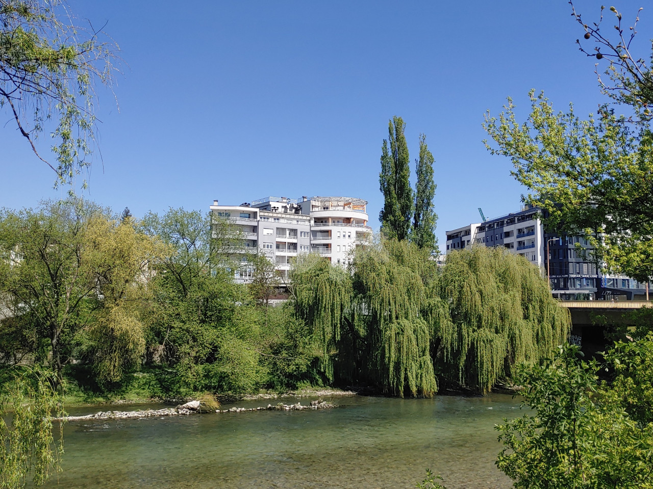 Stan na dan BL Apartman Sunny River 3 sobe 6 ljudi JAKUZZI SPA
