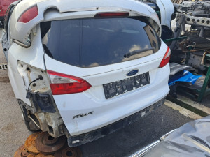 Ford fokus zadnja hauba 11-14