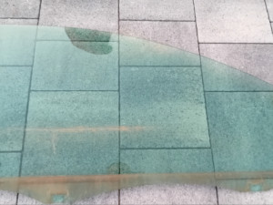 Prvo desno staklo Golf 6 4 vrata