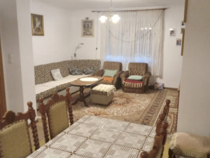 House with ground floor and basement on a 642m2 plot photo 3