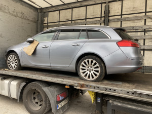 Opel insignia 2.0 d 2011 xsenon dijelovi