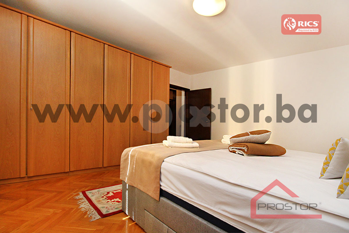 PROSTOR izdaje: Dvoetažni stan od 290m2, Grbavica 9