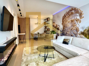 LUX Trosoban stan sa garažom, Centar