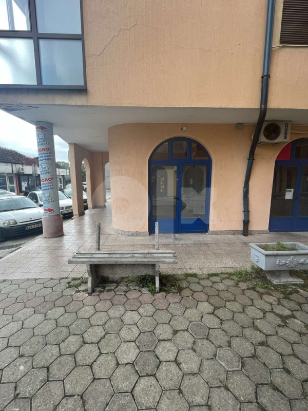 Izdajem poslovni prostor u Zvorniku 21m2 - Zvornik