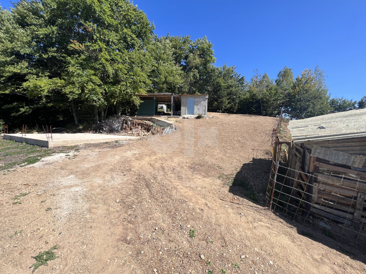Vikendica plac gajevi - celanovici nisici 512m2 2