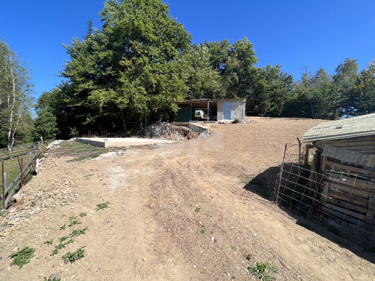 Vikendica plac gajevi - celanovici nisici 512m2