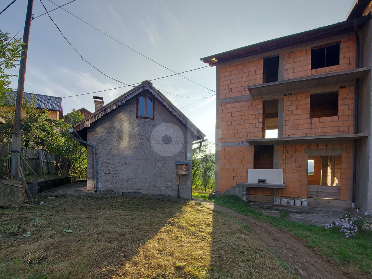 Na prodaju/ mogućnost zamjene: Dvije kuće - Centar/Stara Breka
