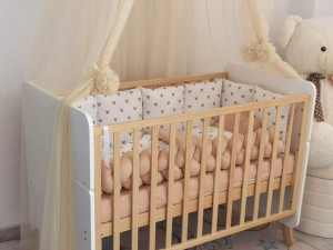 Dječiji drveni krevetić