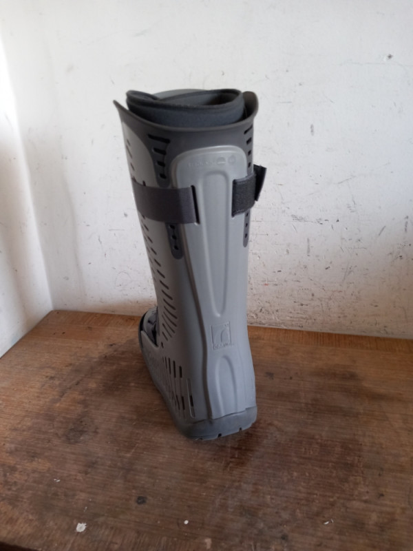 Extra ortopedska ortoza čizma REBOUND Air Walker,L 43-45,M 40-43
