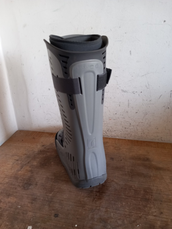 Extra ortopedska ortoza čizma REBOUND Air Walker,L 43-45,M 40-43
