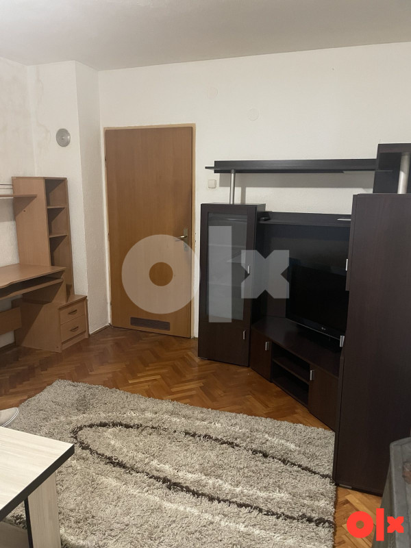 Stan Grbavica (zvati na 063 370 610) 2
