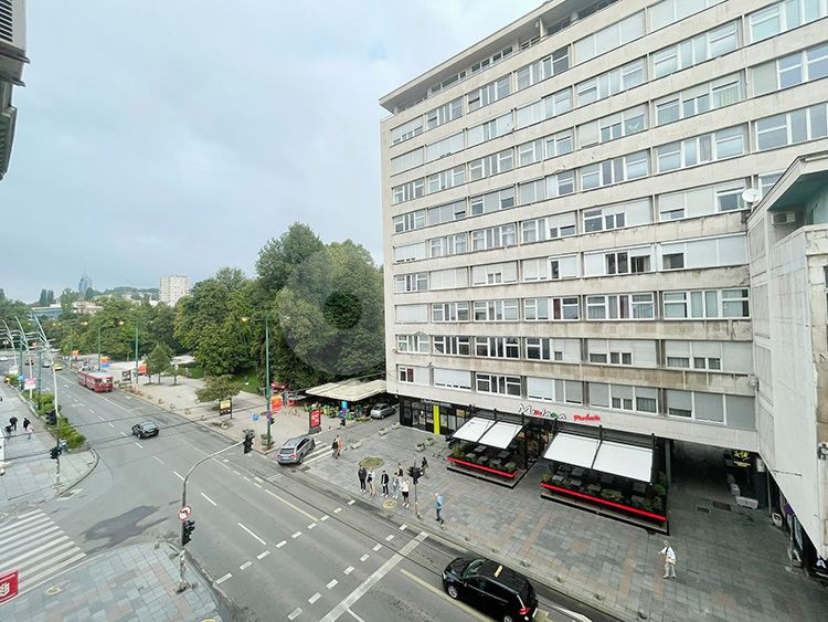 Višenamjenski poslovni prostor 180m2 Titova 2