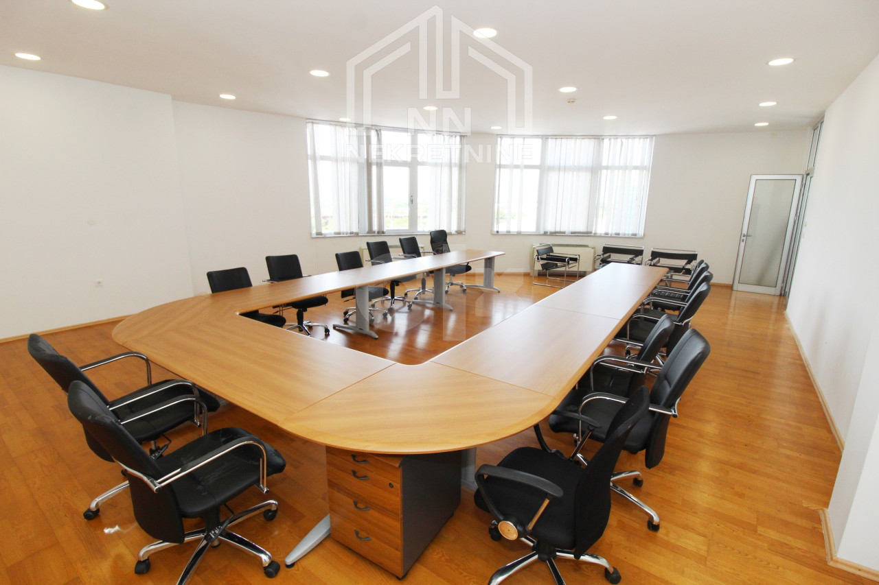 NN Nekretnine: Poslovni prostor 650m2 - Rajlovac 5