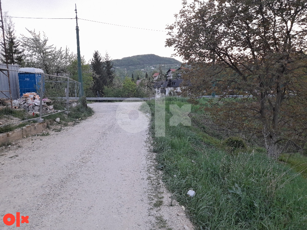 ZEMLJISTE POGODNO ZA STAMBENO/POSLOVNU GRADNJU Vogosca 4