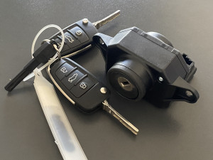 BRAVA PALJENJA SA KLJUČEM  AUDI A6 4F0909135 AVA 21237