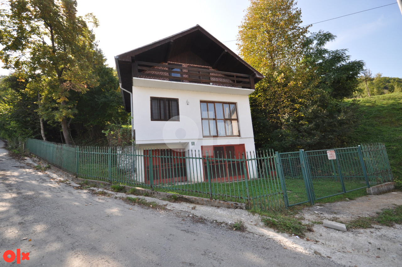 Vikend kuća u Hadžićima