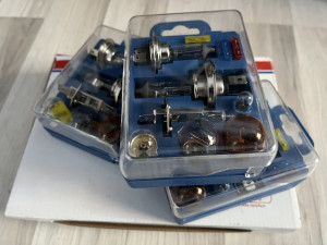 Set sijalica za auto sa osiguračima 10/1