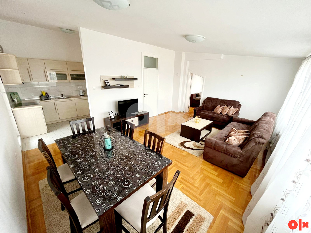 Stan na dan Banja Luka sa garazom apartman Banjaluka 6