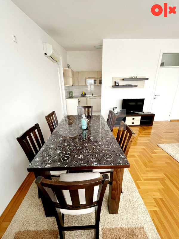 Stan na dan Banja Luka sa garazom apartman Banjaluka 3