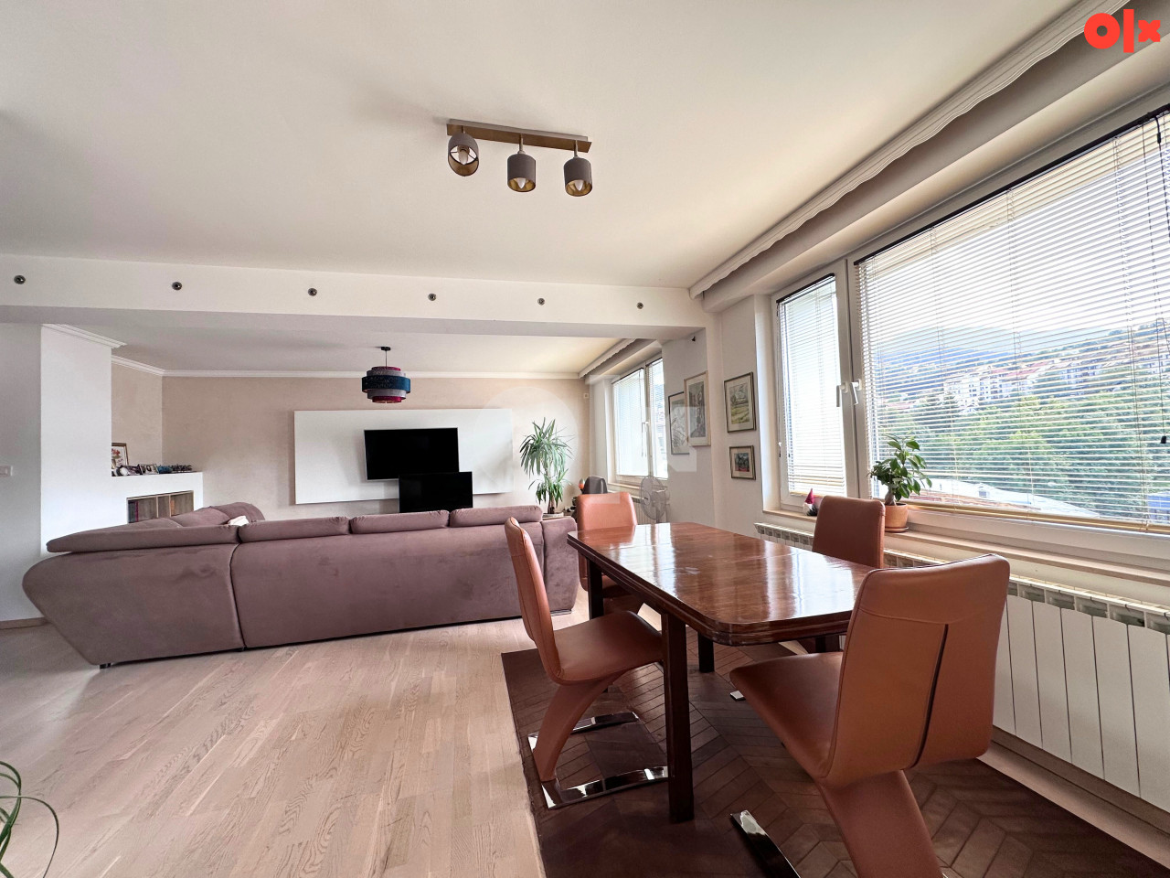 Petosoban stan 139m2 sa tavanom od dodatnih 139m2,moguca zamjena 3