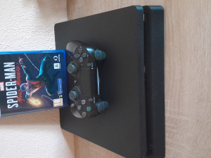 Playstation 4+Spider man miles morales