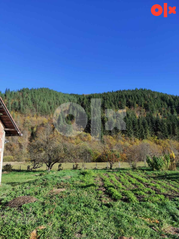 Zemljište Pale/Podgrab 1732m2 + objekat 4
