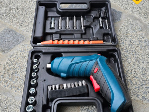 Rasklopivi aku odvijač + set alata 47 dijelova