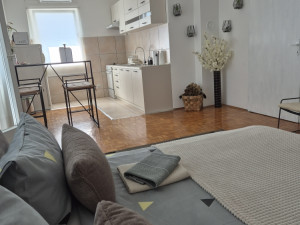 STAN NA DAN BANJA LUKA Tel:066/659-039  Parking besplatan