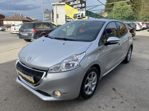 Peugeot 208 1.2i 2014god model uvoz Švicarska