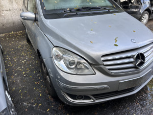 Dijelovi b klasa wagen zenica Mercedes W245 (fotografija 2)