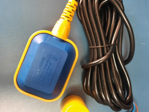 Plovak UKY-2-10 250VAC 10A 10m kabl 3-žilni IP68